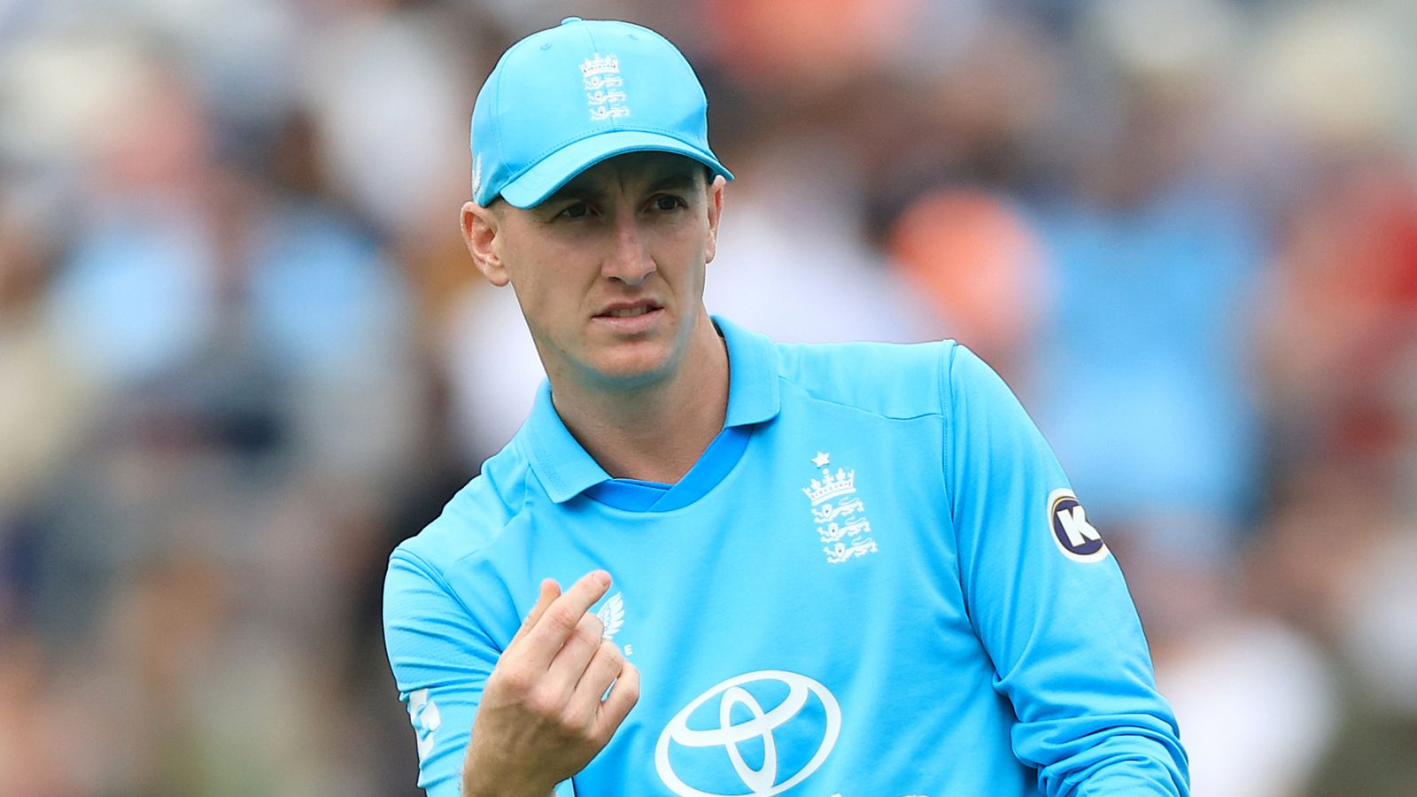 Sky Sports reports England bowling first against Pakistan in ODI tri-series