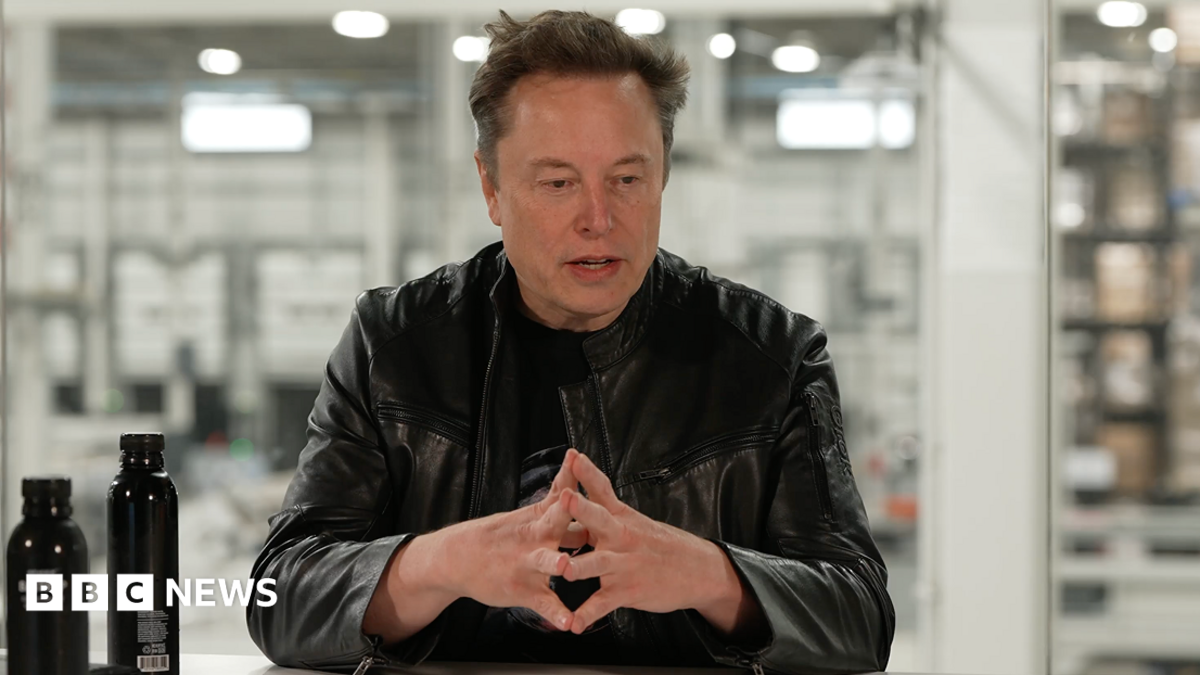 Musk Says Combining Tesla and SpaceX Would Be a Good Idea
