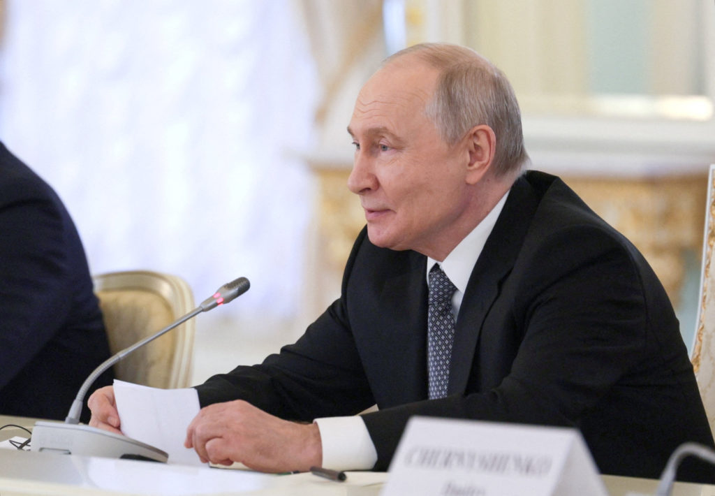 Putin Signals Readiness to Resume Trilateral Ukraine Talks
