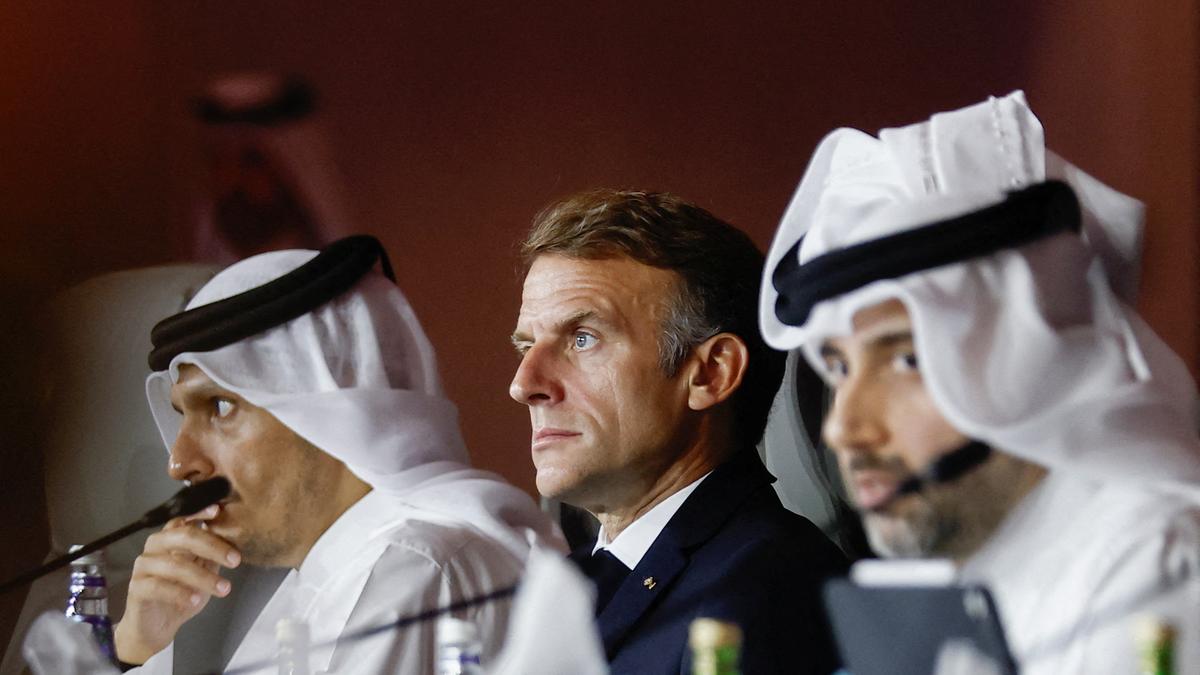 Macron makes surprise Riyadh stop amid intensified Houthi attacks