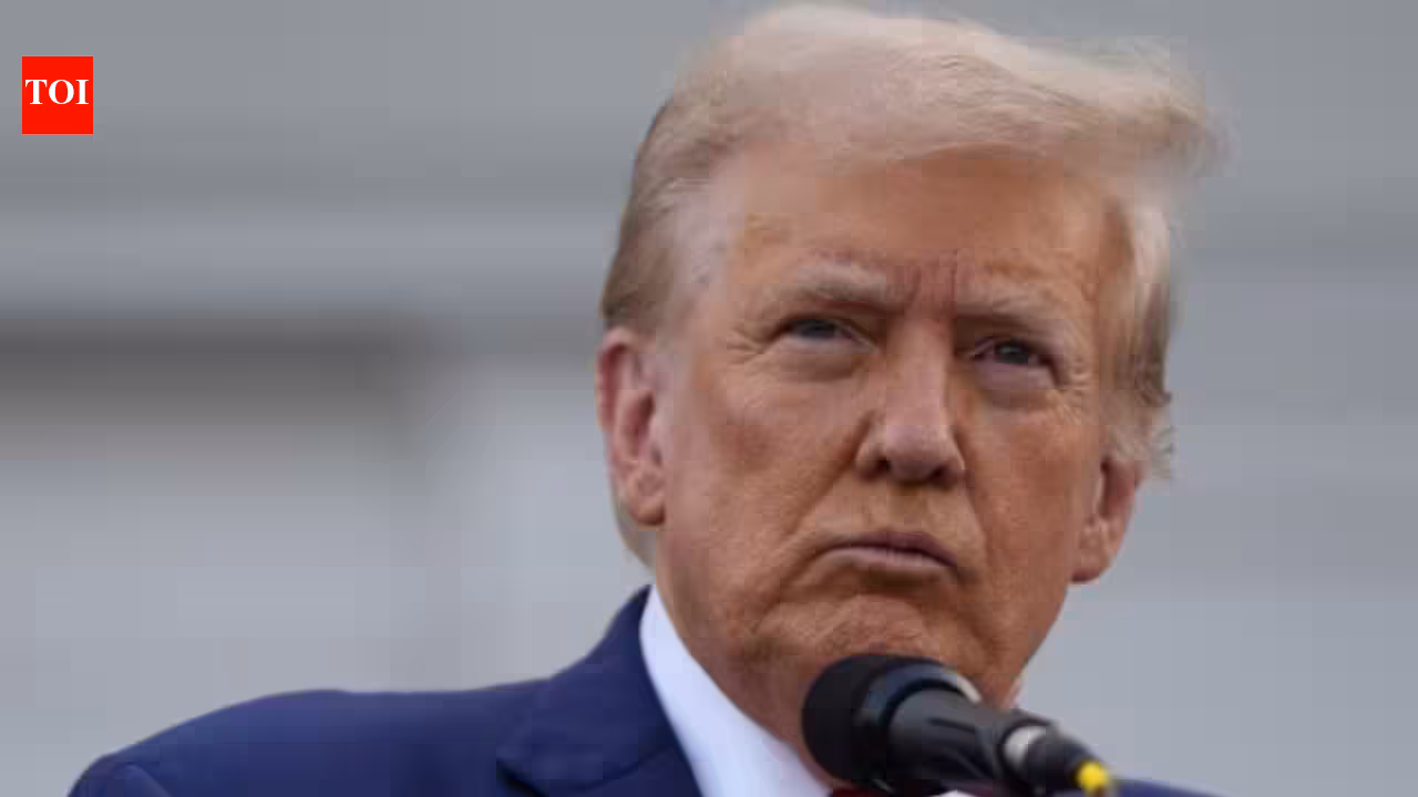 Trump rilancia l'idea di un intervento a Cuba durante un comizio in Florida