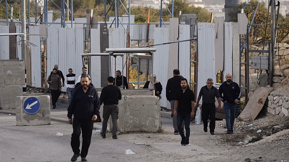 Israeli forces displace Palestinian residents in Hebron after attack kills two soldiers