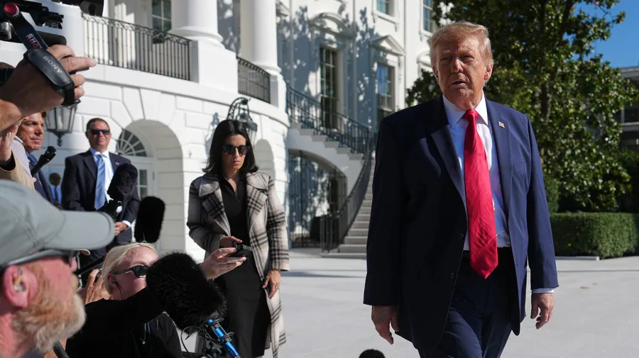 Six citizens sue Trump over White House press restrictions