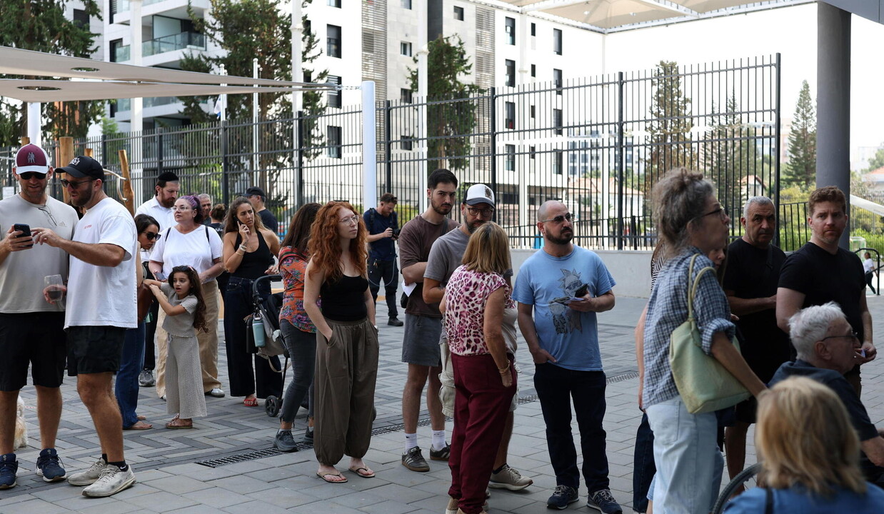 ANSA reports knife-carrying man approached Yair Golan in Tel Aviv