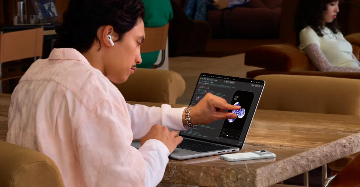 Apple annuncia il suo primo MacBook Pro con touchscreen