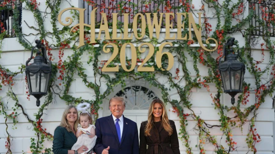 Trump e Melania Trump ospitano la celebrazione di Halloween alla Casa Bianca