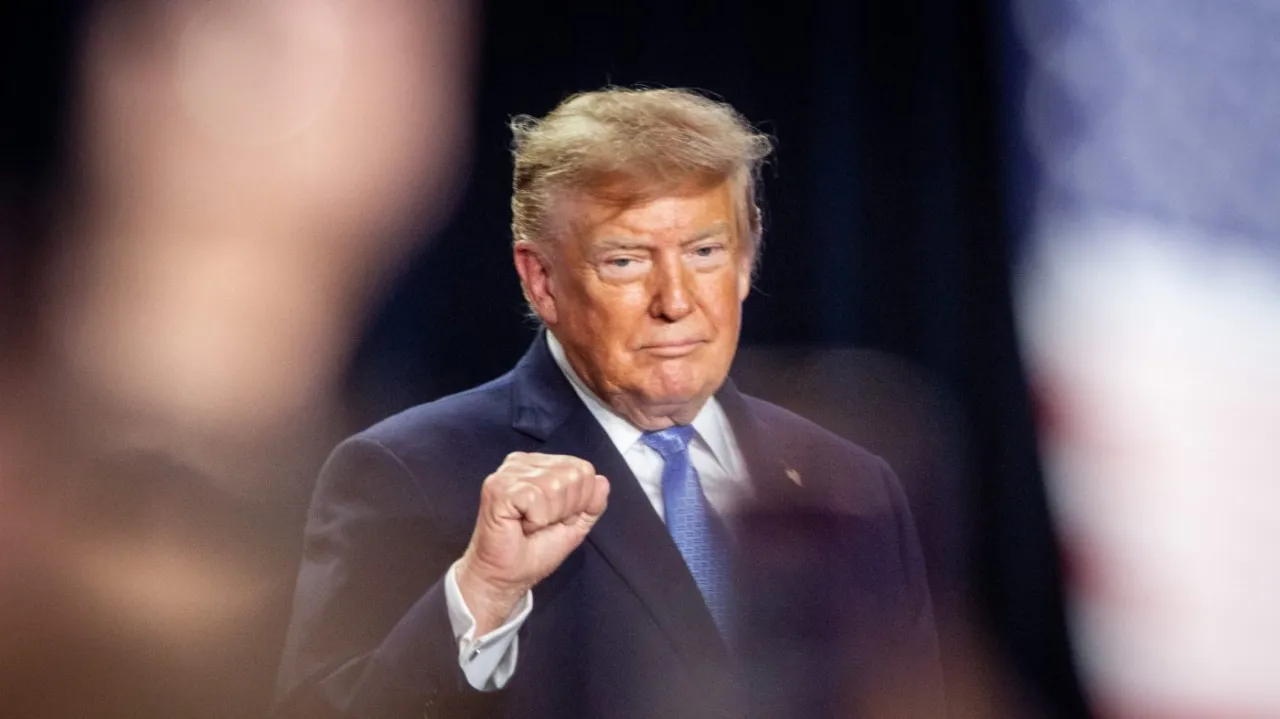 Trump reinstates planned campaign rallies in Iowa and Kansas