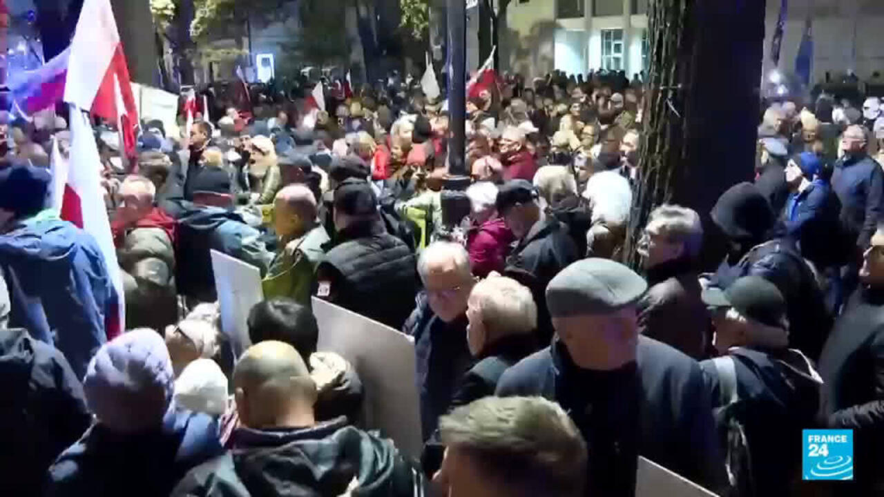 Protests turn tense at Poland’s Constitutional Tribunal after Swieczkowski removal