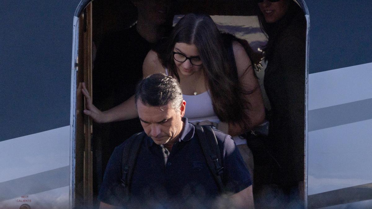 Flavio Bolsonaro afferma di aver lasciato il Brasile per gli Stati Uniti, citando persecuzioni