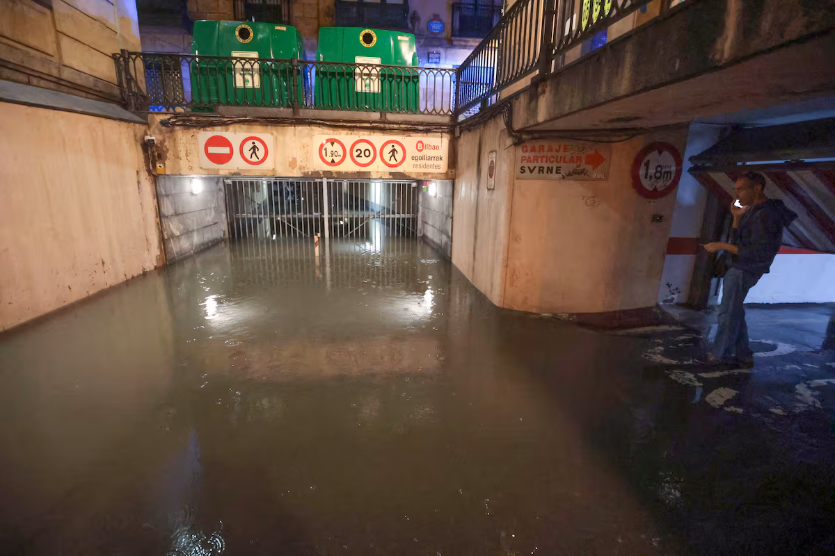 EL PAÍS: heavy rains flood central Bilbao and cause numerous incidents in Bizkaia