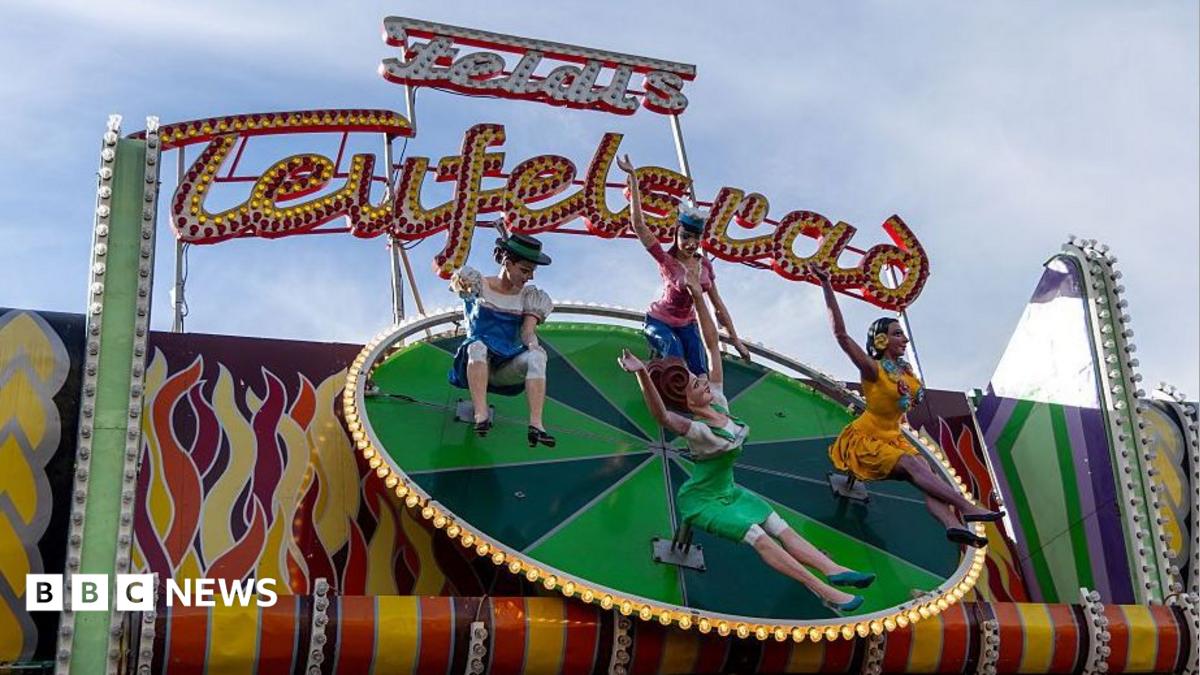 Oktoberfest: Shorts Distributed to Women at Munich Festival to Counter Upskirting