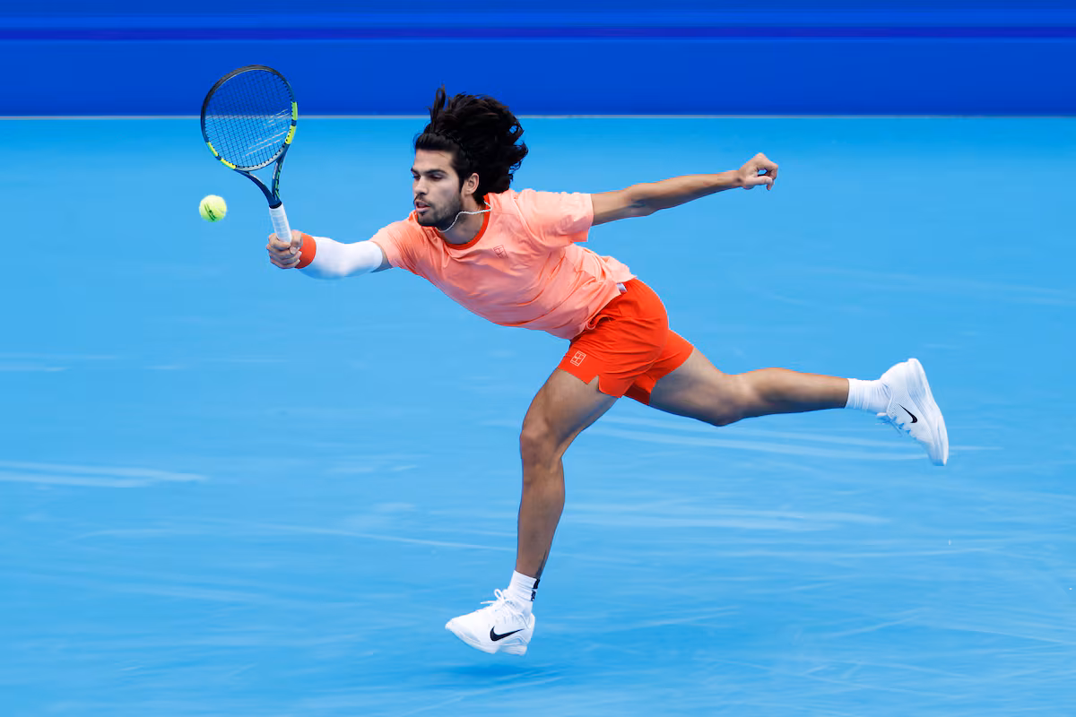 According to EL PAÍS, Alcaraz and Munar face off in the Tokyo semifinal