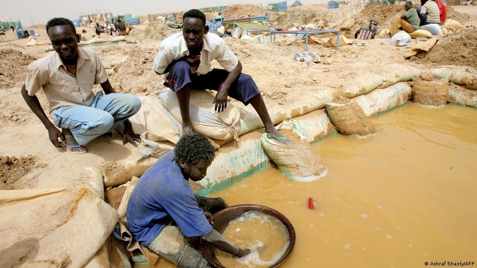 Rights group says at least 72 killed in airstrike on Sudan-Egypt border